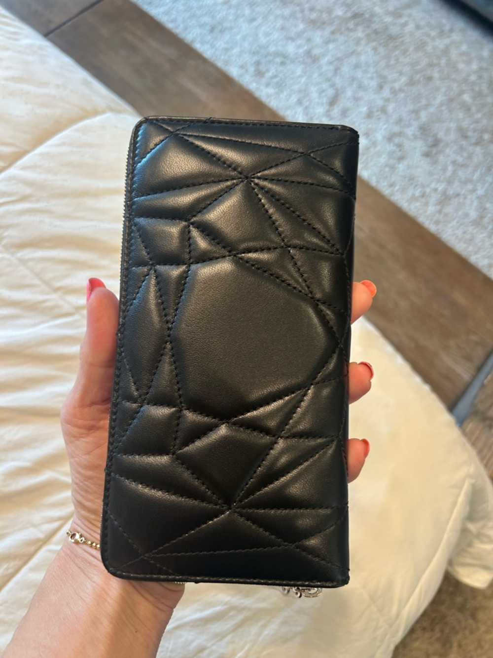 Return to Tiffany large Black lambskin Zip Wallet